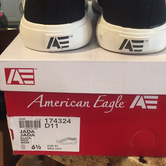 American Eagle women's sneakers - Picture 2 of 9